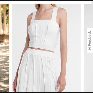 •NWT• Express Scalloped Crop Top